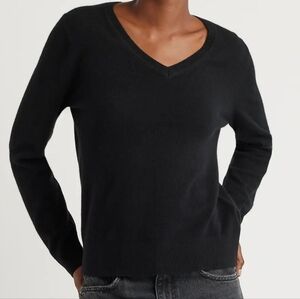 NWOT Quince Black V Neck Cashmere Sweater